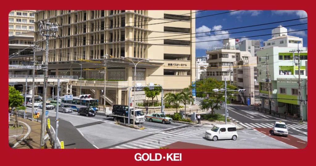 那覇市のバスターミナルの画像